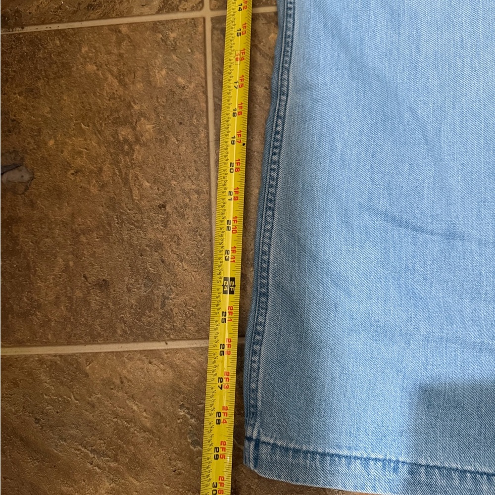 Lucky Brand Light Blue Wide Leg Jeans - Picture 8 of 9